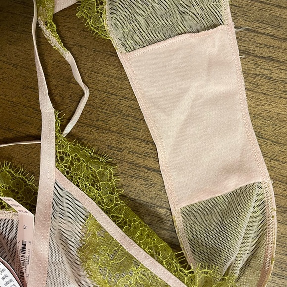 Bralette and panties set from Victorias - Picture 4 of 5